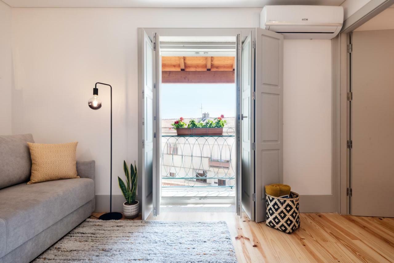 Lovelystay - Sun Loft W/ Balcony Porto Exterior photo